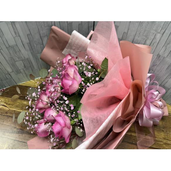 ピンク薔薇の花束 奈良県橿原市の花屋 花曜日にフラワーギフトはお任せください 当店は 安心と信頼の花キューピット加盟店です 花キューピットタウン