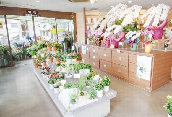 「花番地」　（岡山県岡山市北区）の花屋店舗写真3